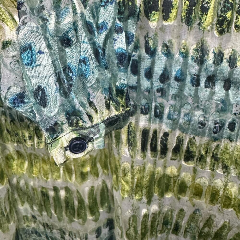Chico’s Size 2 Large Sheer Art to Wear Whimsical Green Ombre Split Neck Blouse L - Picture 5 of 7